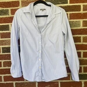 LIKE NEW- GAP blue and white striped button-down shirt for women. (small)